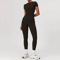 Soft and stretchy women's workout set for a flattering fit - LANIZI