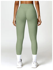 Bold scrunch leggings to enhance curves