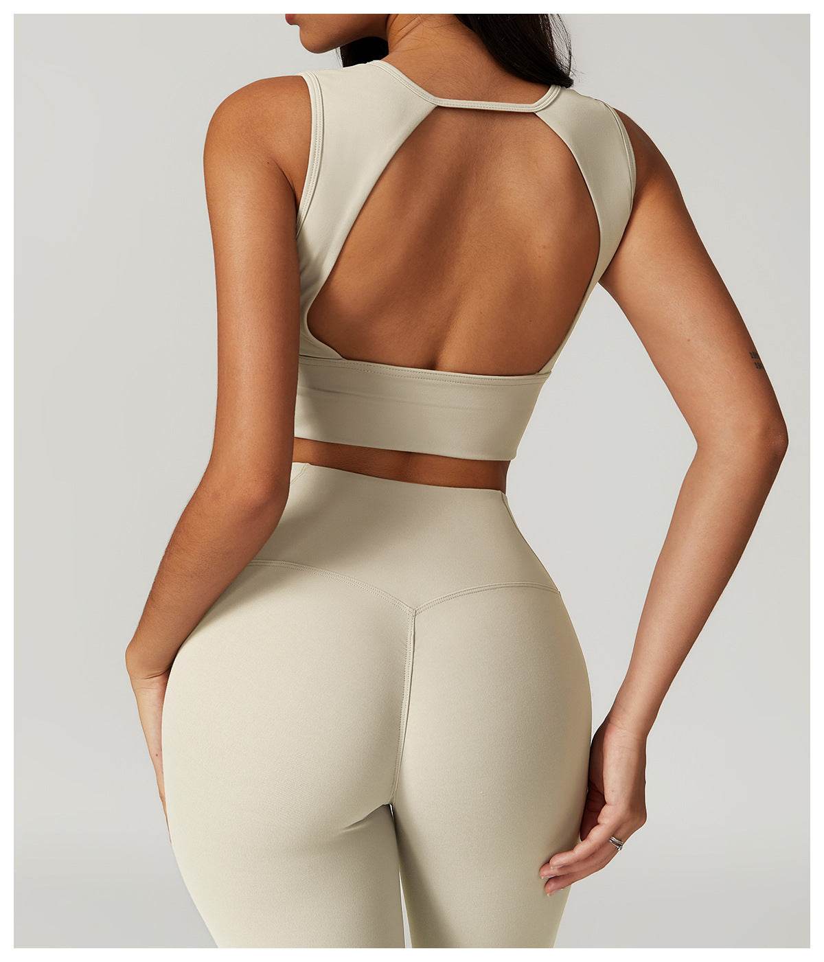 Soft and stretchy white workout set for a flattering fit - LANIZI