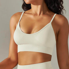 Sleek black and white sports bra for intense workouts - LANIZI
