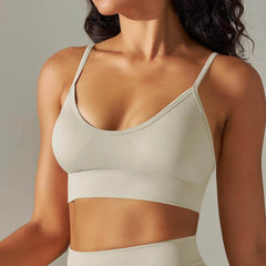 Sleek black and white sports bra for intense workouts - LANIZI