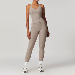 Fashionable workout set for women suitable for gym and yoga