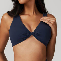Trendy black sports bra crop top for an athletic look - LANIZI